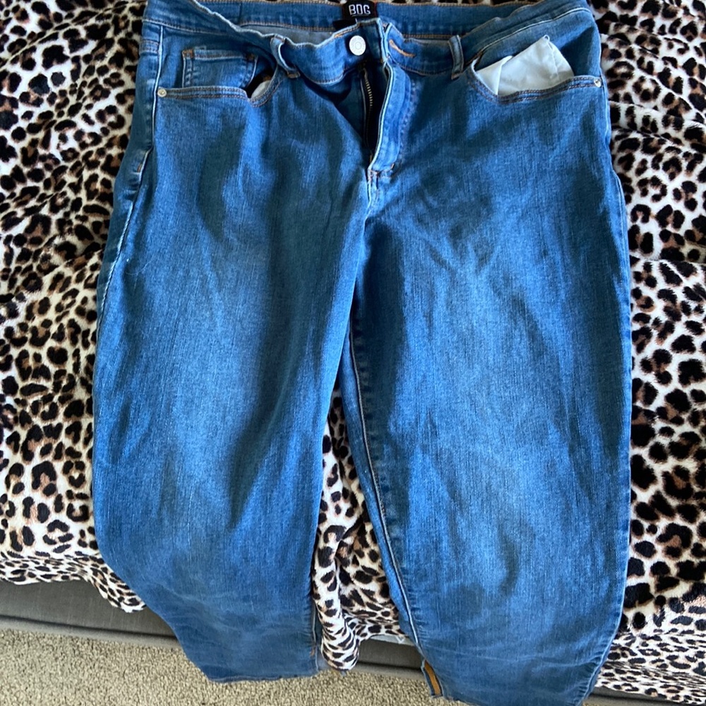 BDG JEANS SIZE 32